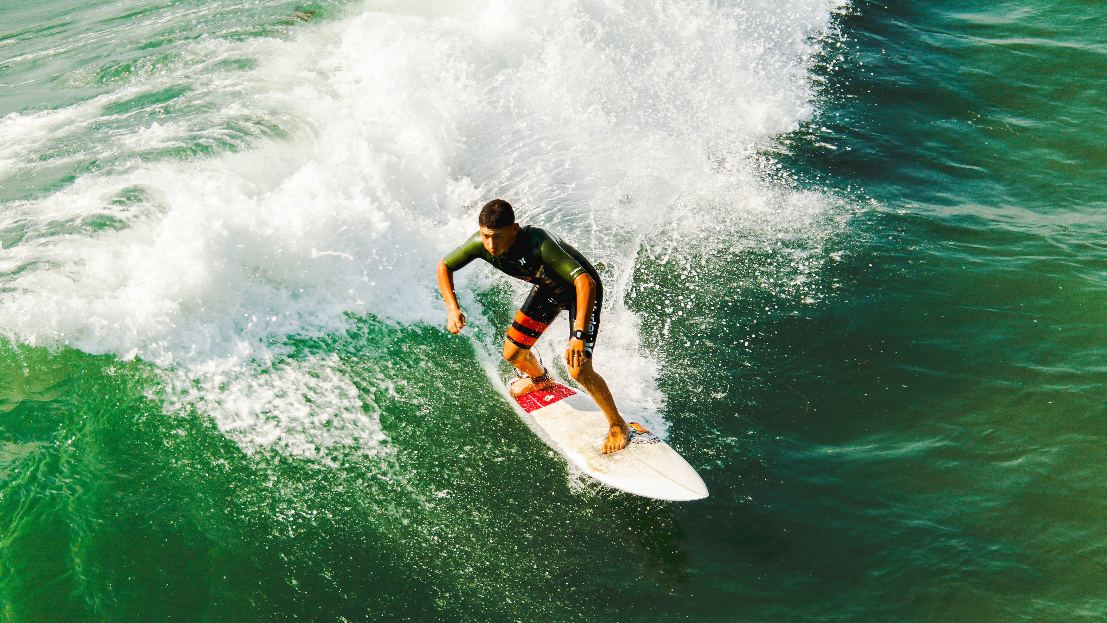 _比赛精彩瞬间合集：视觉盛宴不断_，赛事精彩瞬间