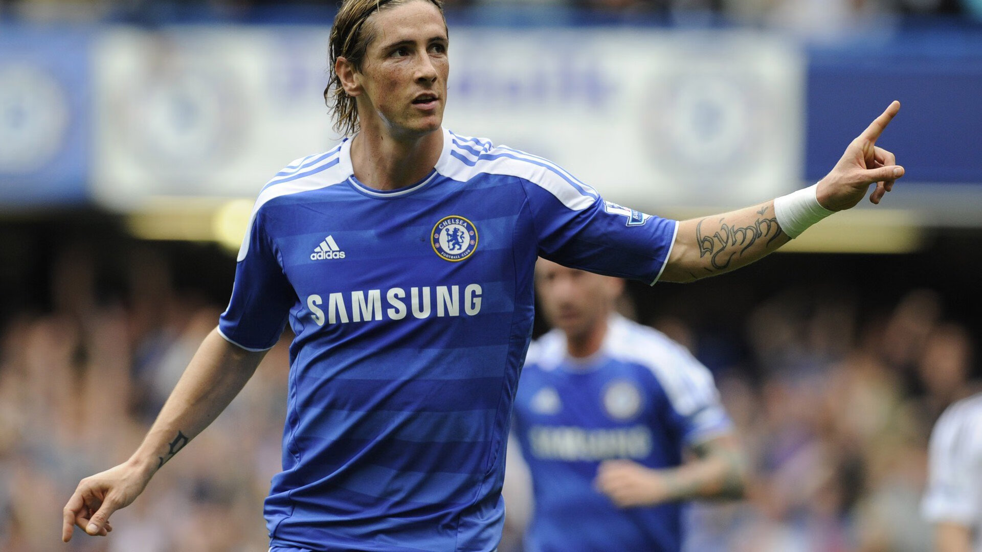 德甲比赛中，精彩反击和意外失误轮番上演，德甲名场面