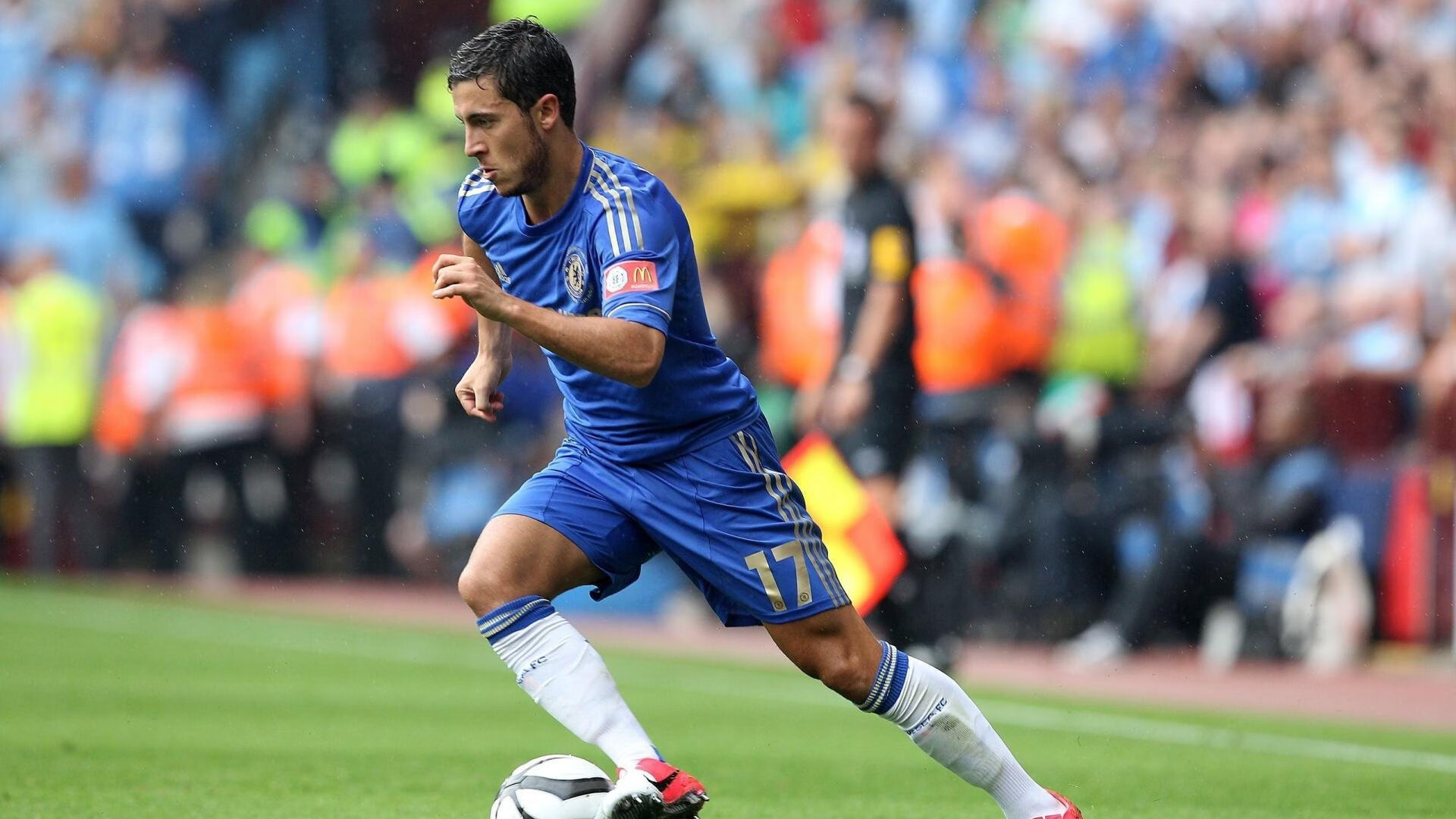 托桑·埃夫布奥姆万成为NBA未来之星，埃托奥和布冯相视一笑